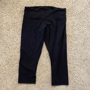 Lululemon Womens Black Crop Yoga Pants Size 8